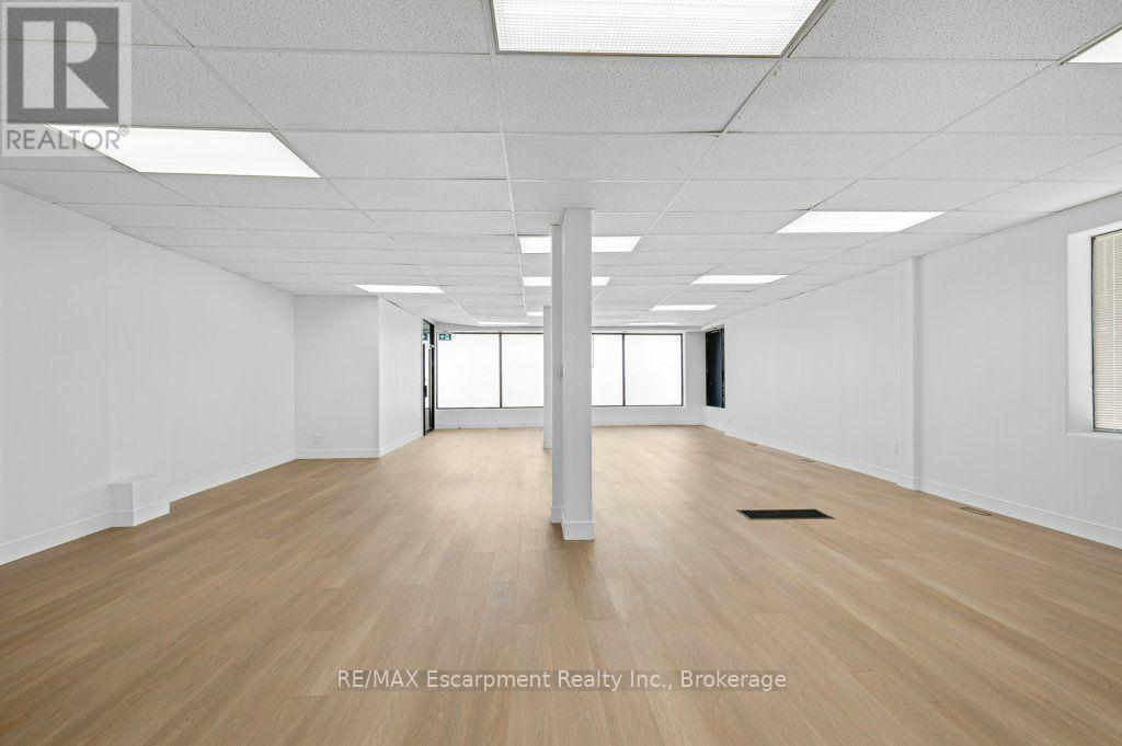 590 Barton Street E Property Photo 17