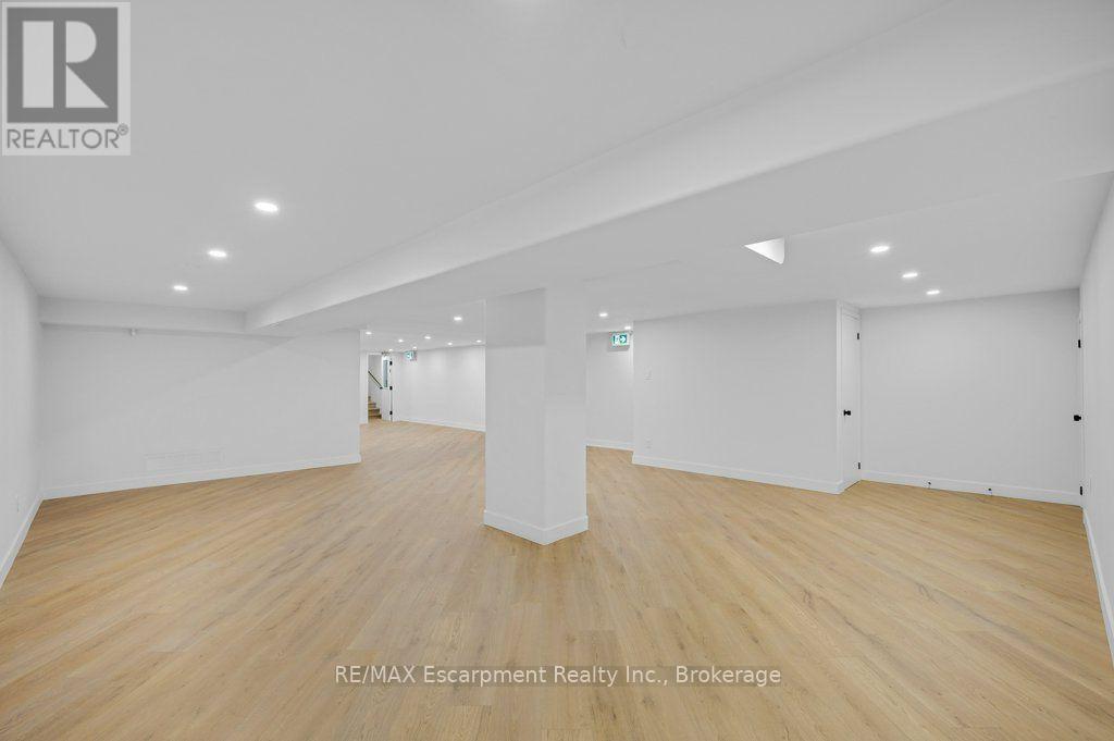 590 Barton Street E Property Photo 26