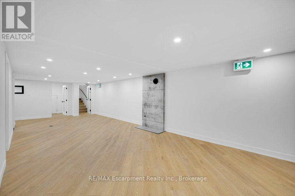 590 Barton Street E Property Photo 27