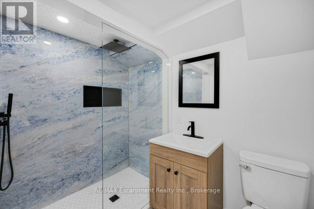 590 Barton Street E Property Photo 33