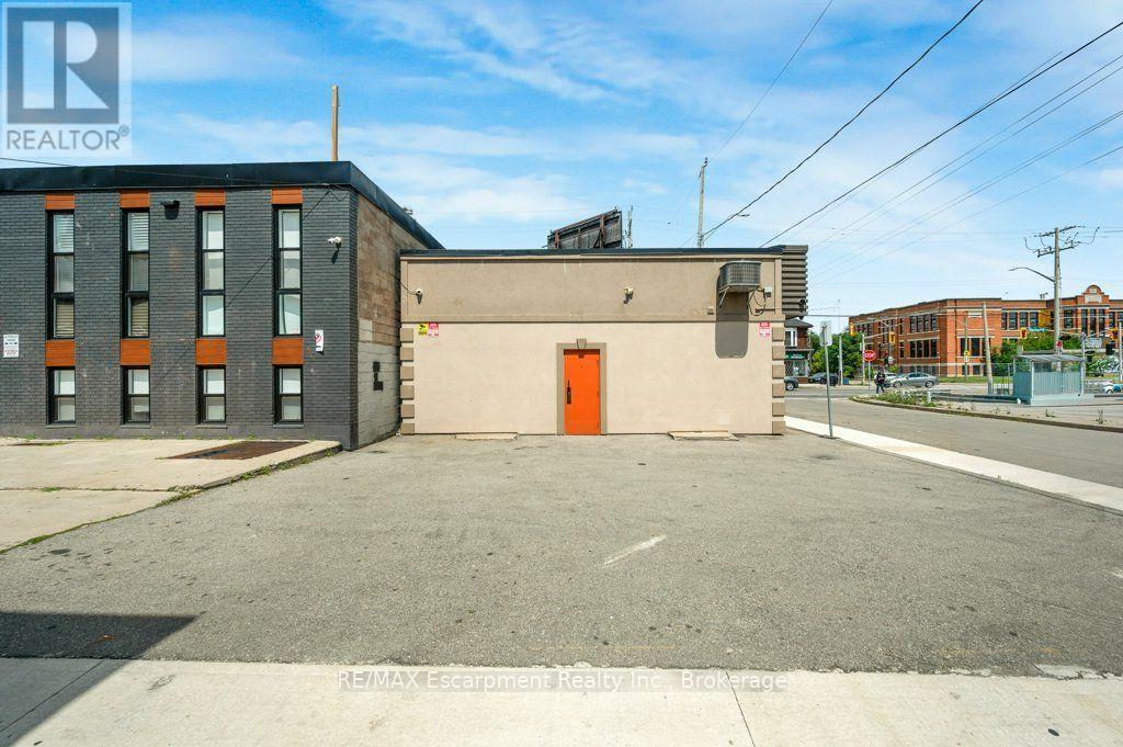 590 Barton Street E Property Photo 36