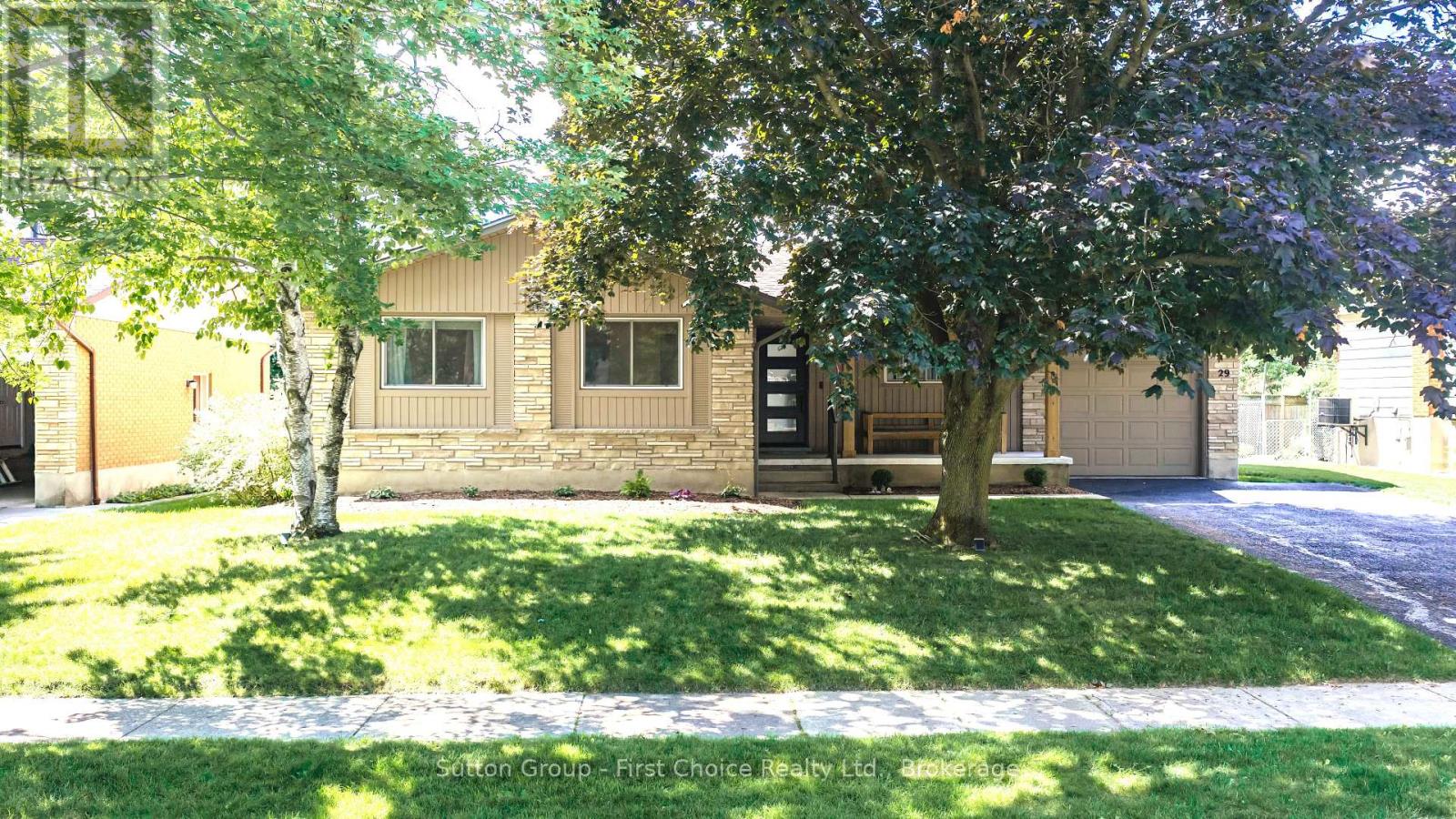 29 Windemere Crescent Property Photo 1
