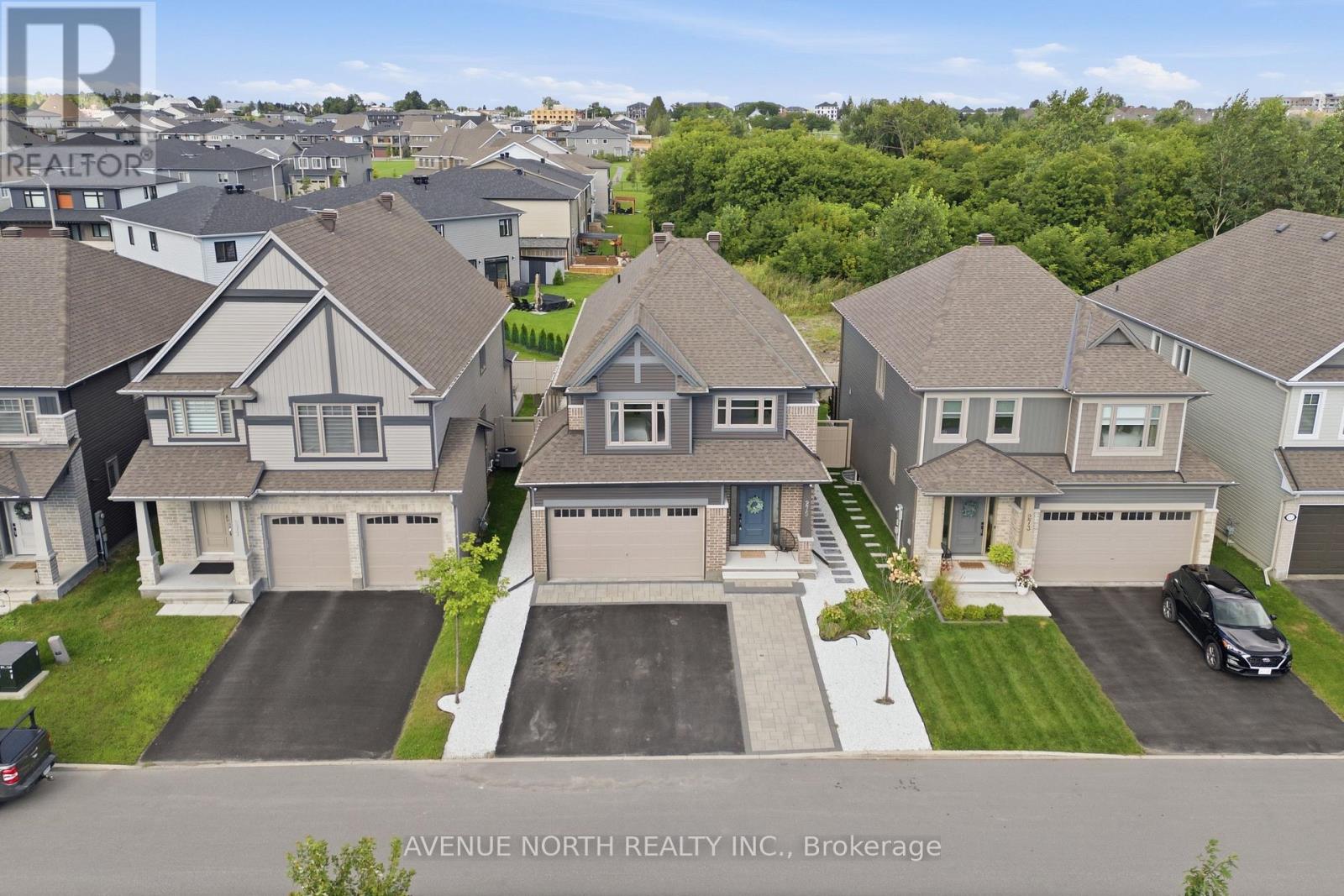 275 Trollius Way Property Photo 3