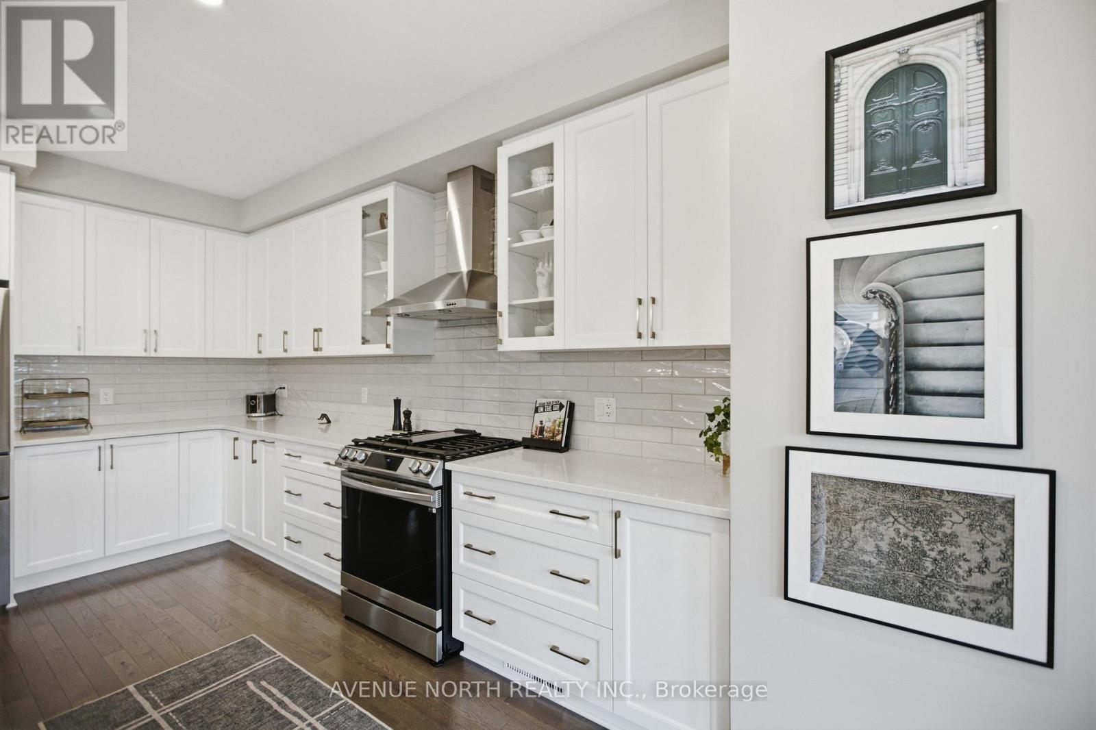275 Trollius Way Property Photo 13