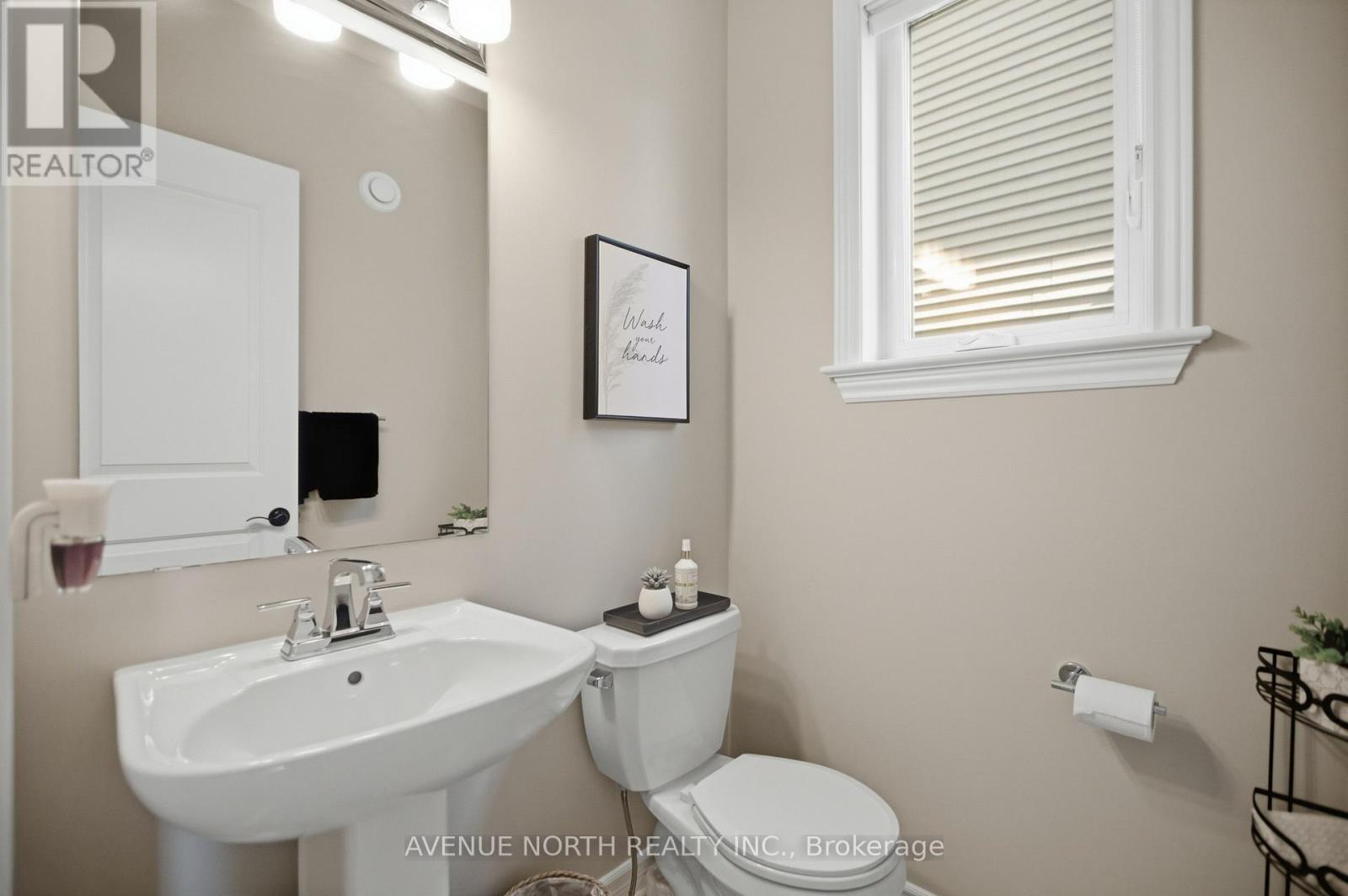 275 Trollius Way Property Photo 18