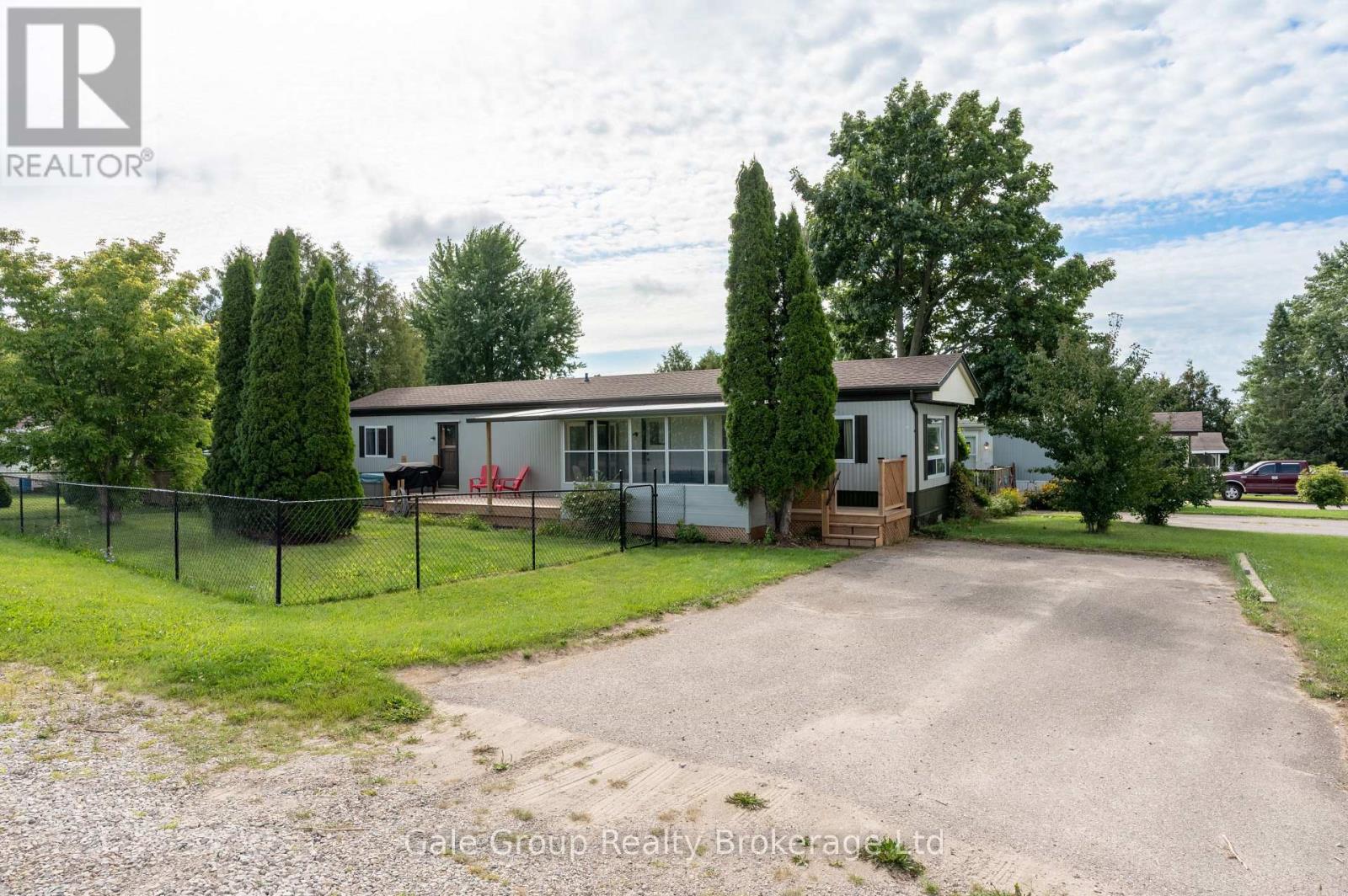 32 Pineview Ave Avenue Photo de la propriété 1