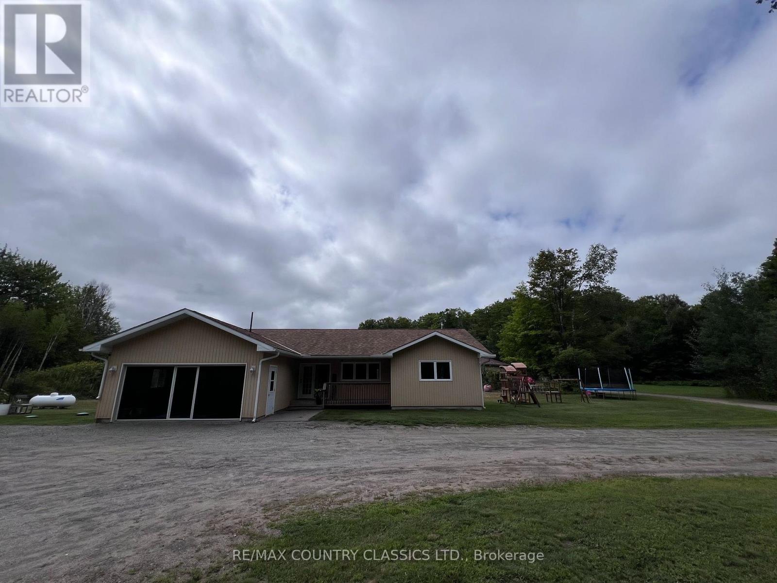 3952 Loop Road Property Photo 4