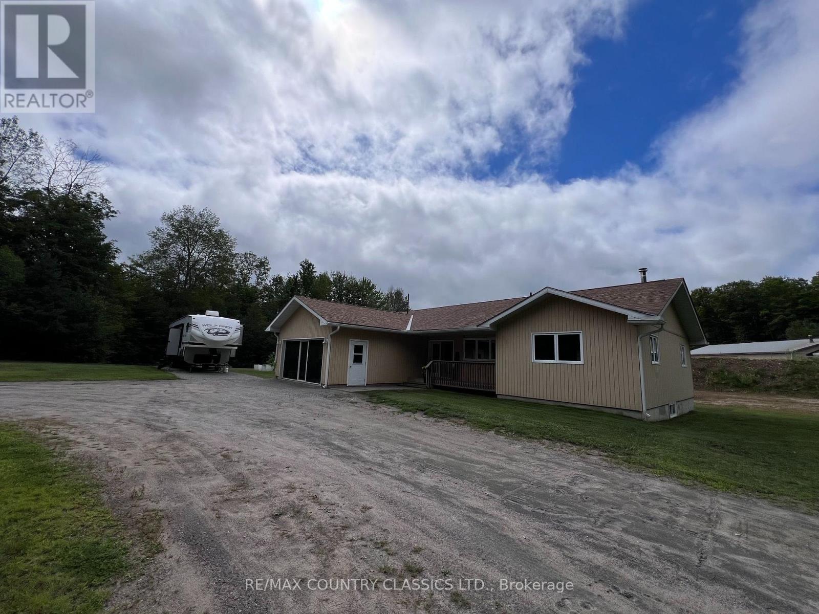 3952 Loop Road Property Photo 8