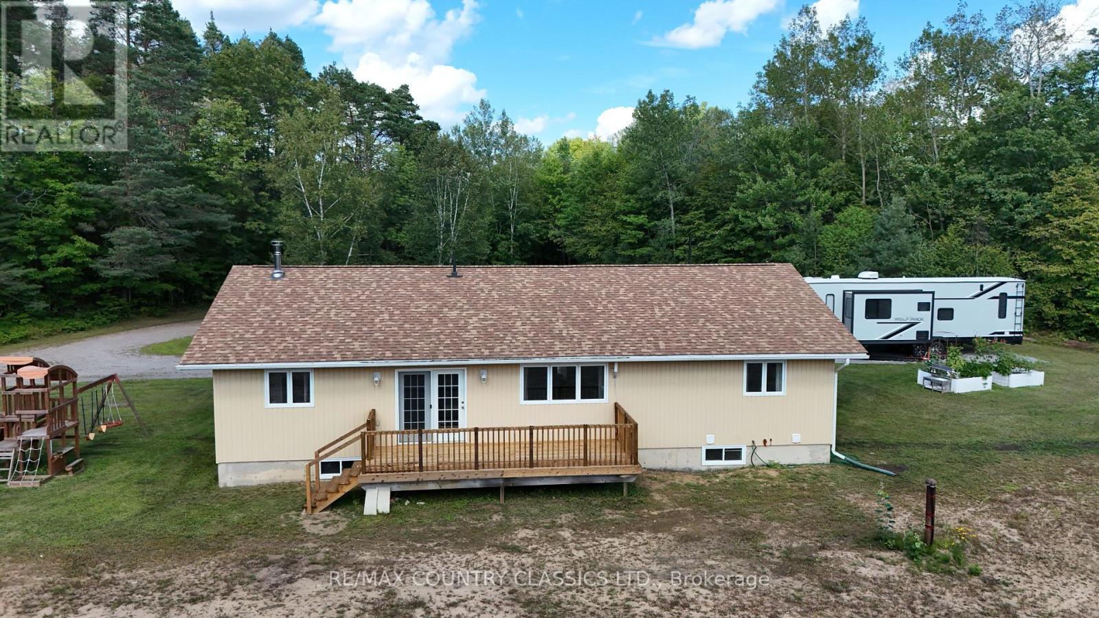 3952 Loop Road Property Photo 13