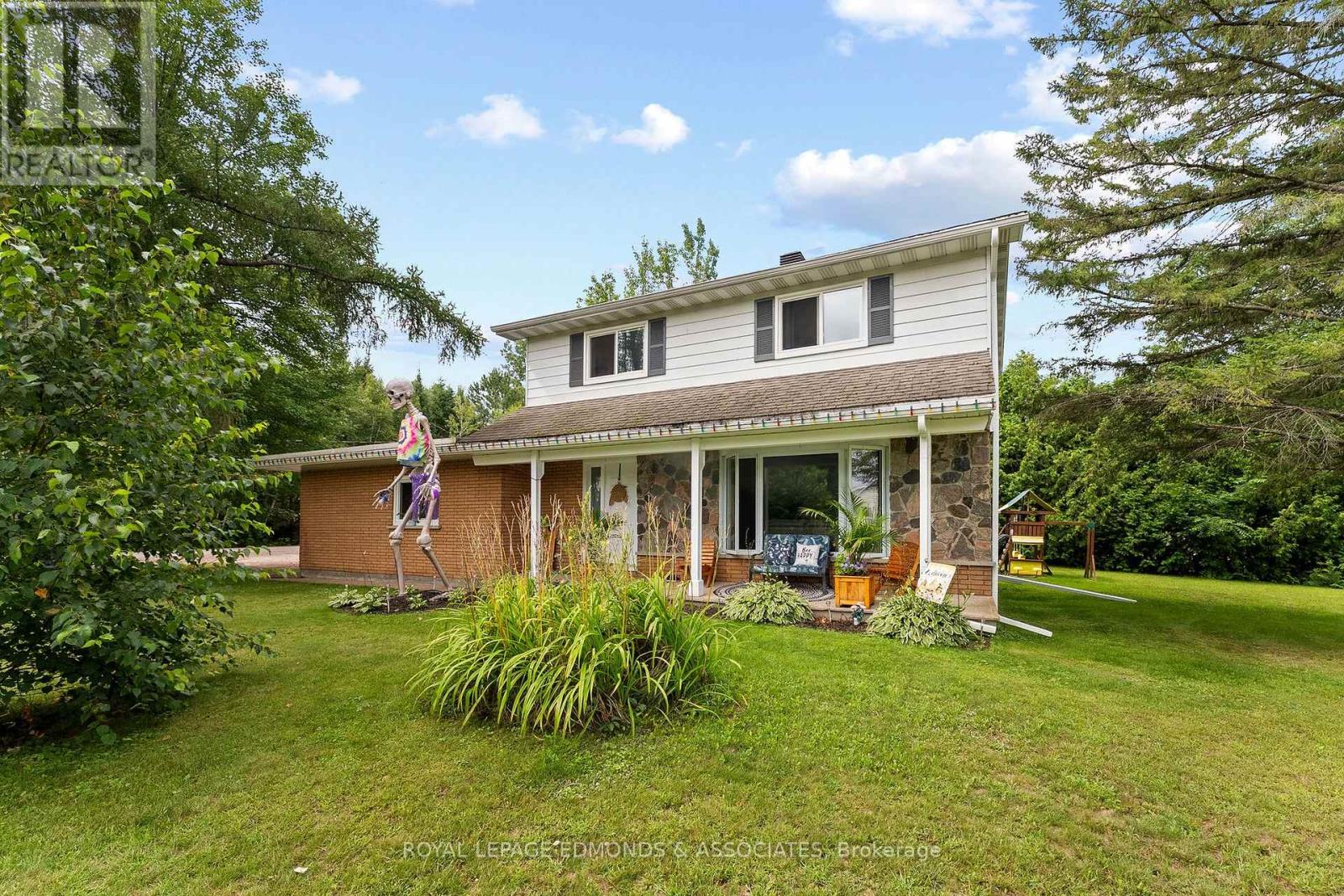 6 Brian Street Property Photo 1