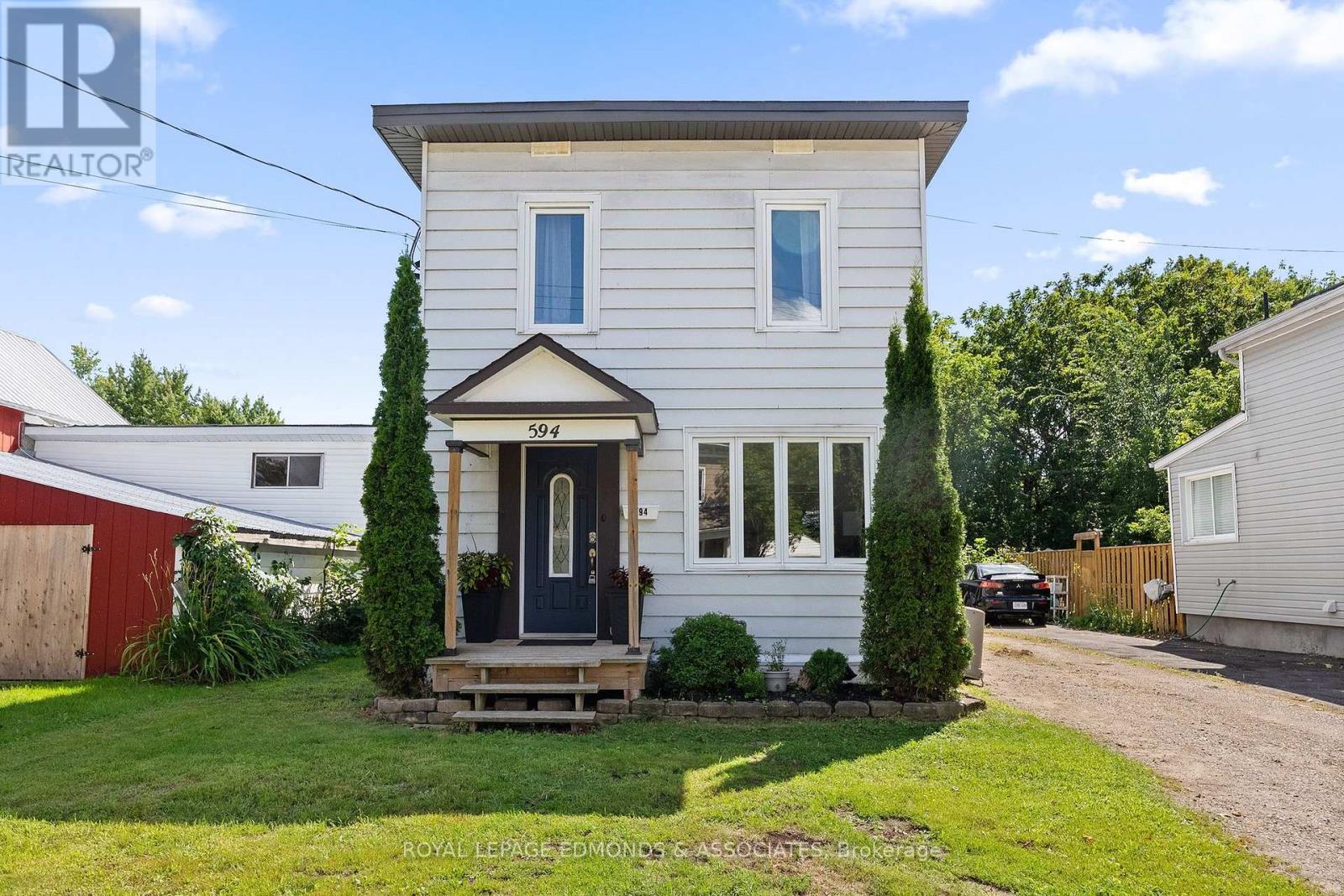 594 ISABELLA STREET