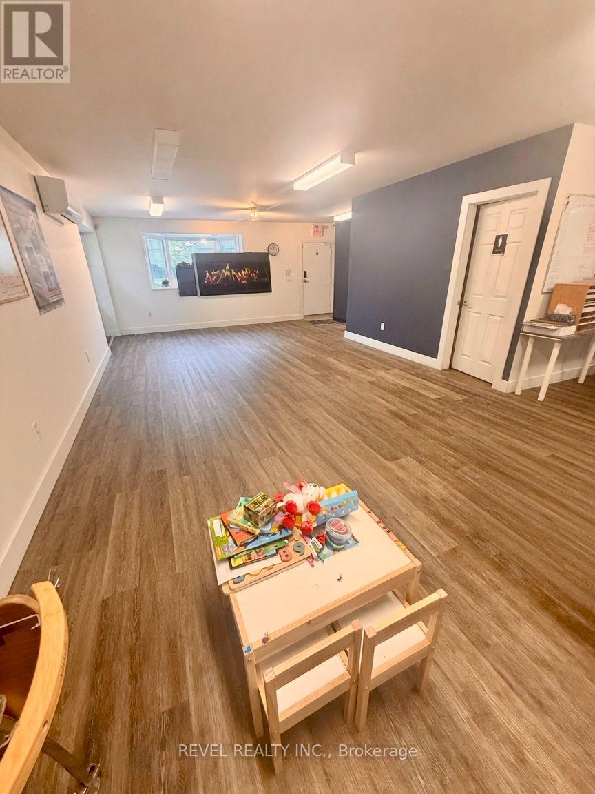 109 Falcon Street Property Photo 2
