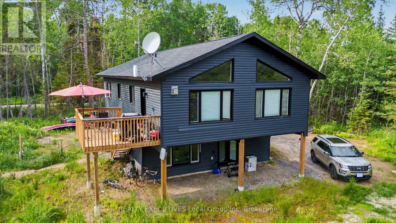 575 Hart Road Property Photo 1