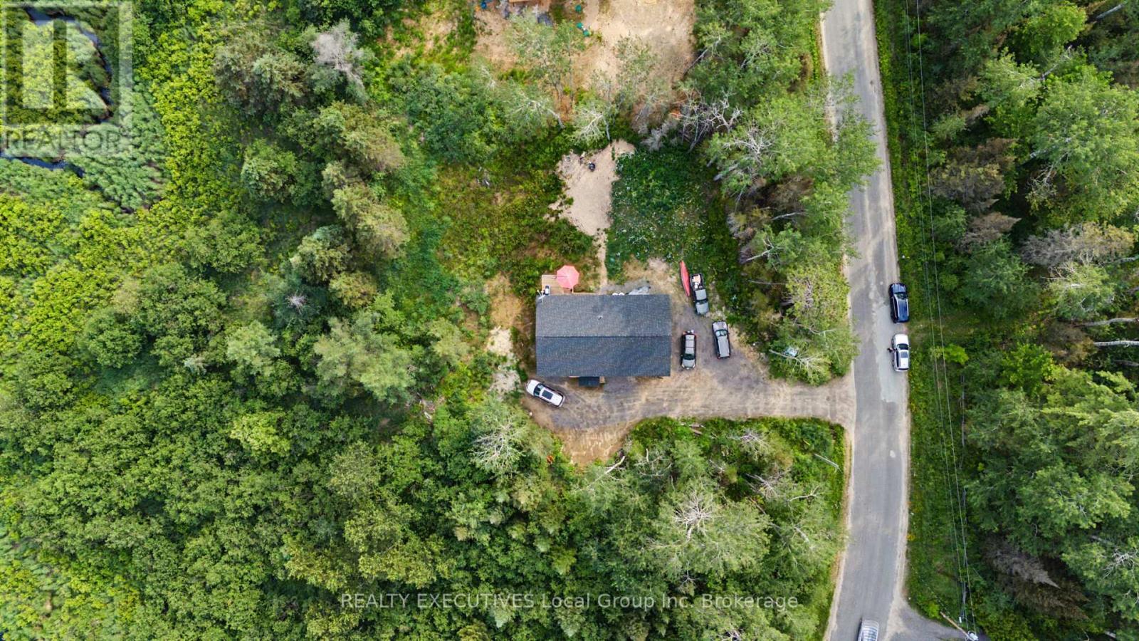 575 Hart Road Property Photo 3