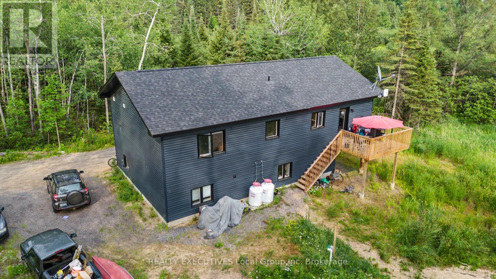 575 Hart Road Property Photo 4