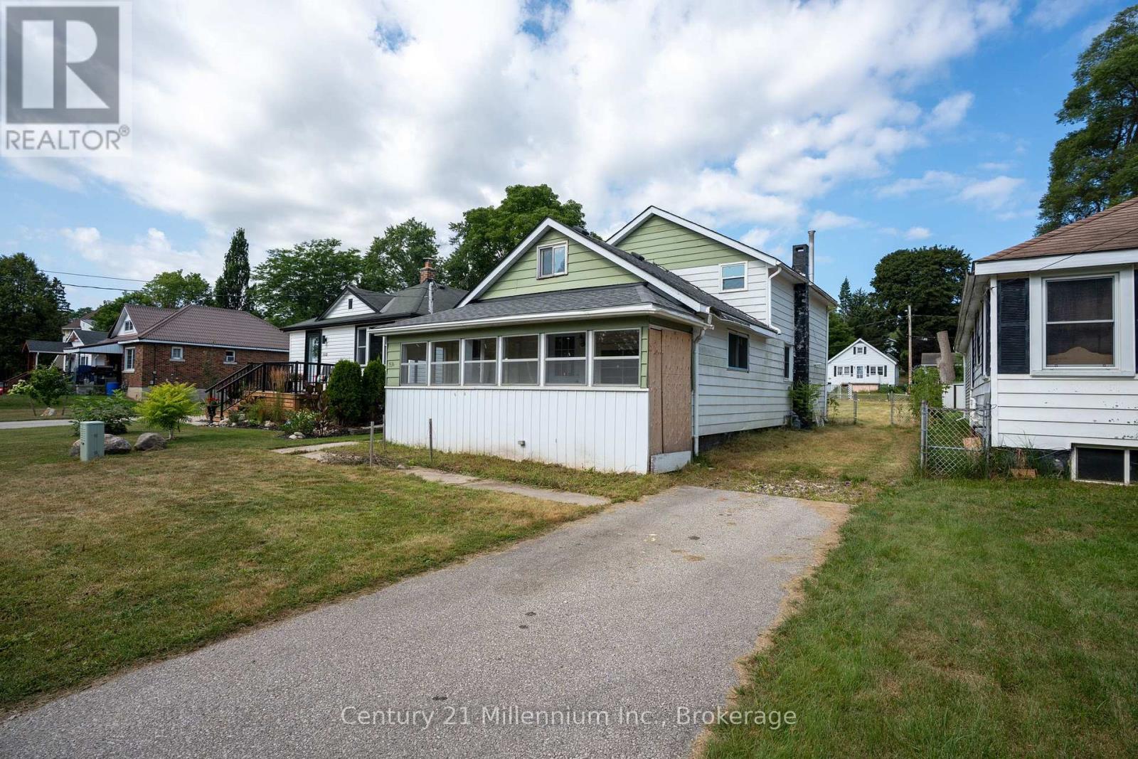 1536 5TH A AVENUE W Property Photo 1
