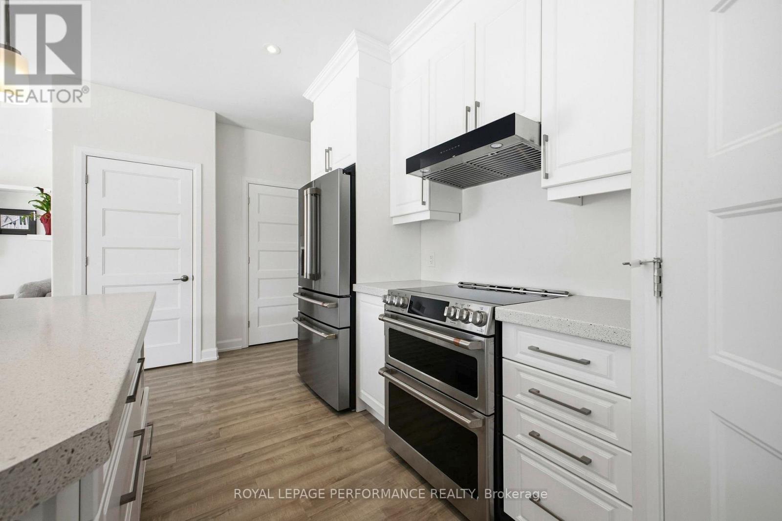 934 Chablis Crescent Property Photo 10
