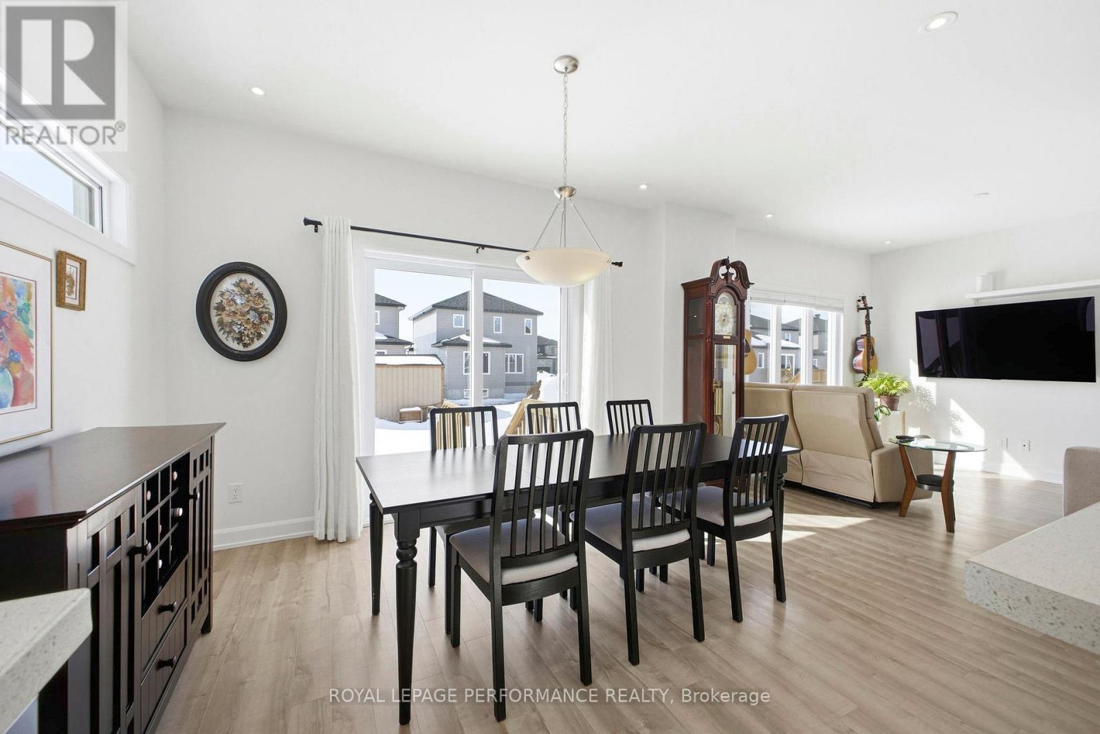 934 Chablis Crescent Property Photo 12
