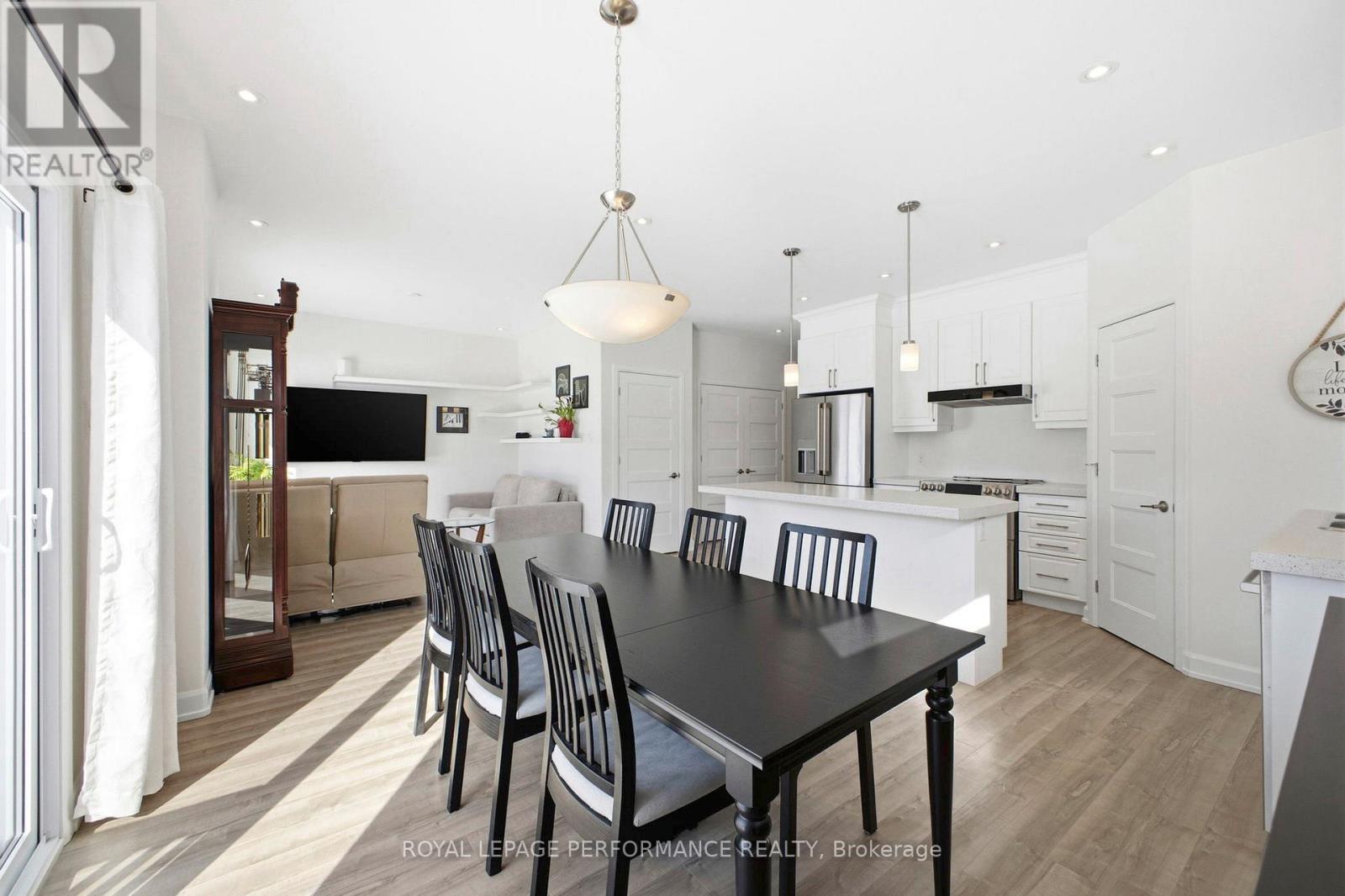 934 Chablis Crescent Property Photo 13