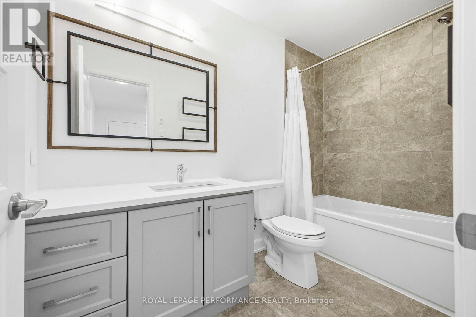 934 Chablis Crescent Property Photo 26