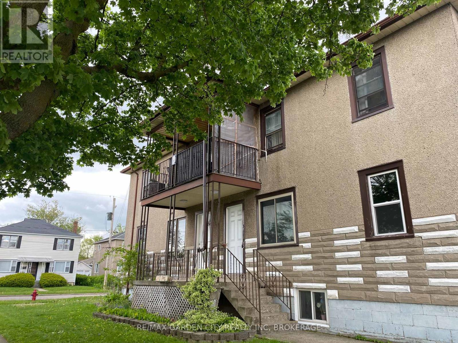 1 - 131 Lyons Avenue Property Photo 1