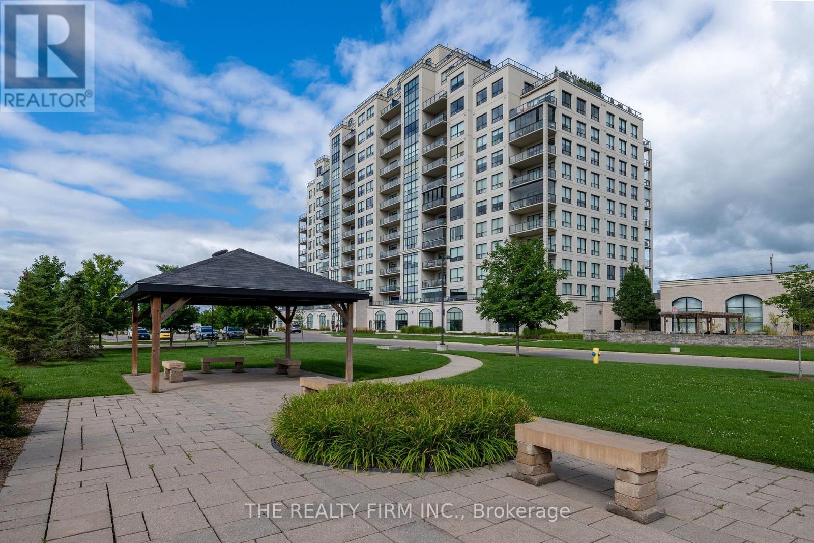 701 - 260 VILLAGEWALK BOULEVARD Property Photo 1