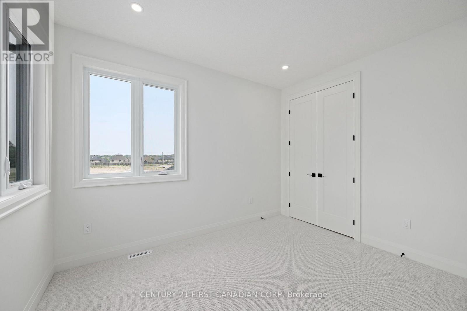 876 White Pine Street Property Photo 25
