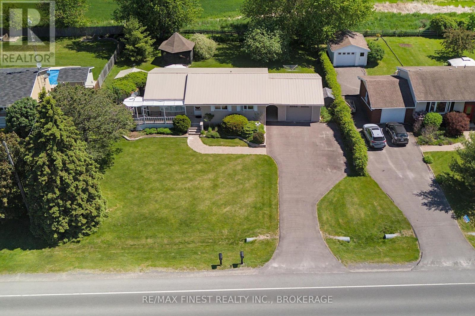 301 County Rd 8 Photo de la propriété 1