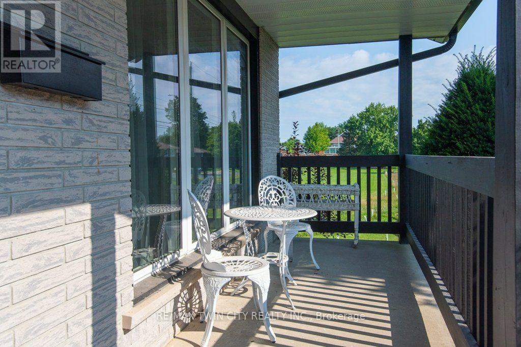 108 Queensway Drive Property Photo 7