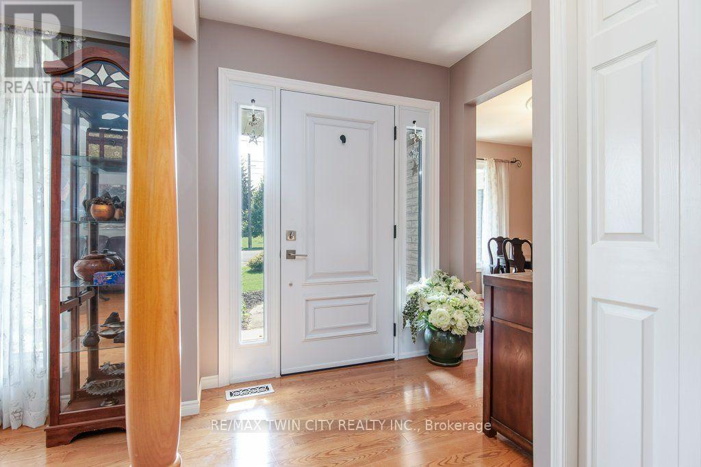 108 Queensway Drive Property Photo 8