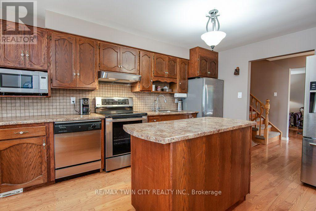 108 Queensway Drive Property Photo 18