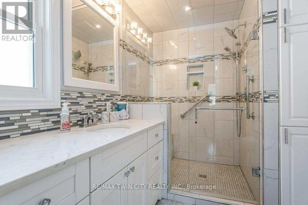 108 Queensway Drive Property Photo 23