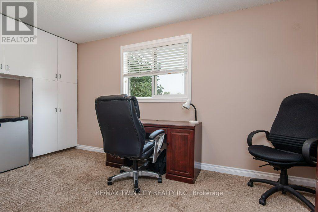 108 Queensway Drive Property Photo 32