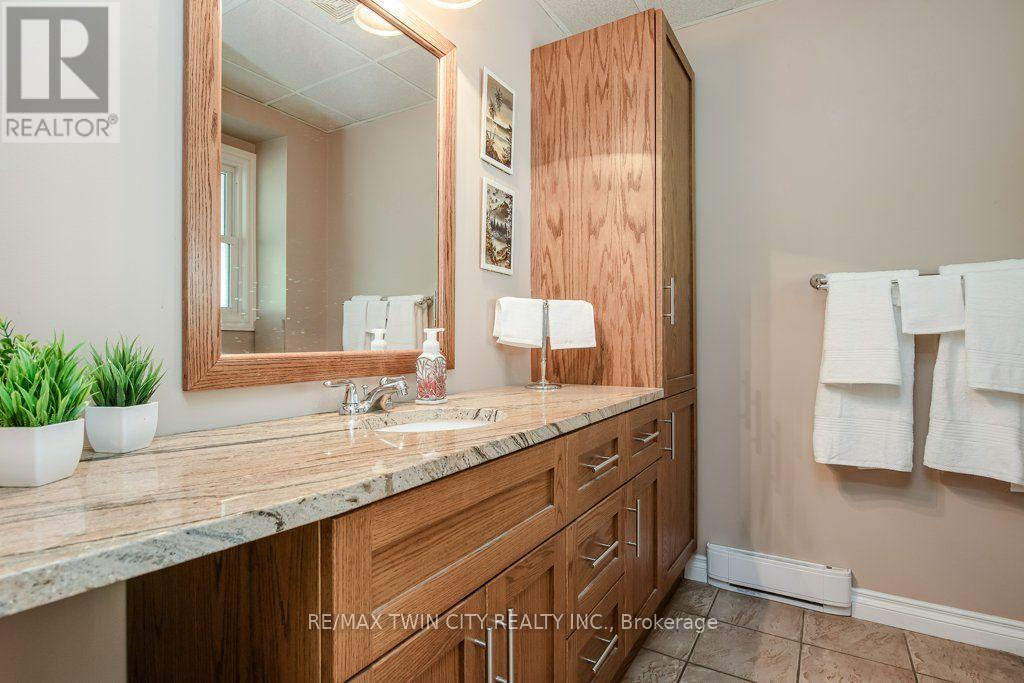 108 Queensway Drive Property Photo 34