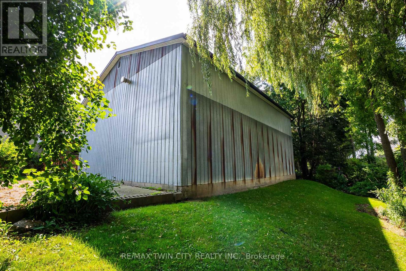 108 Queensway Drive Property Photo 45
