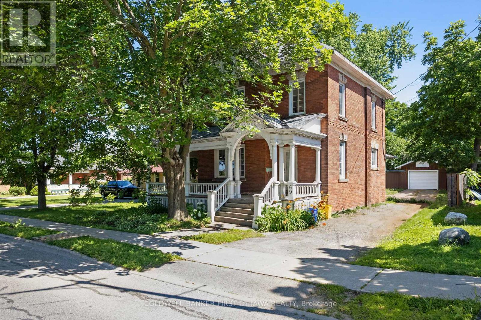 69 Wilson Street W Property Photo 2