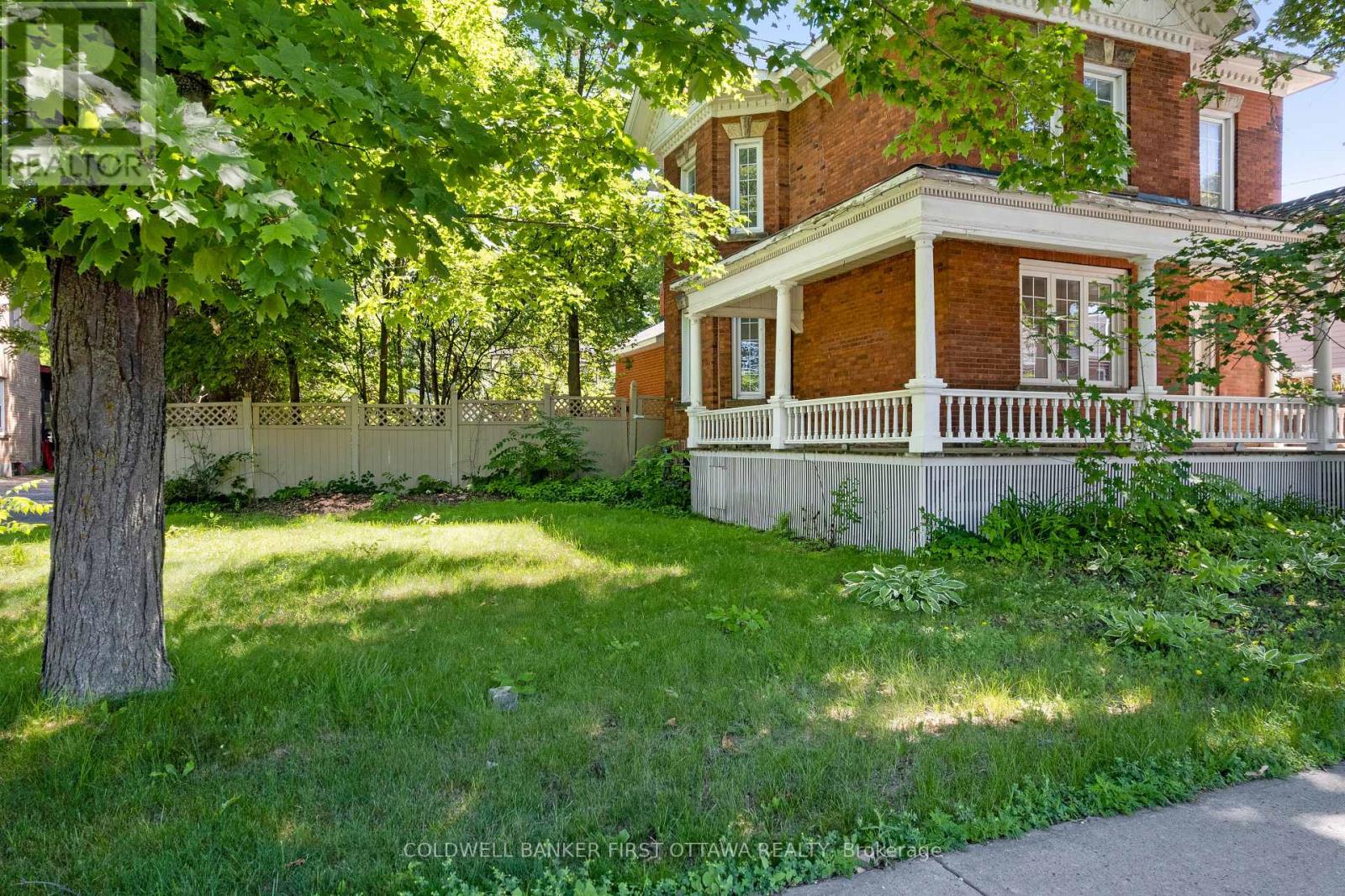69 Wilson Street W Property Photo 9