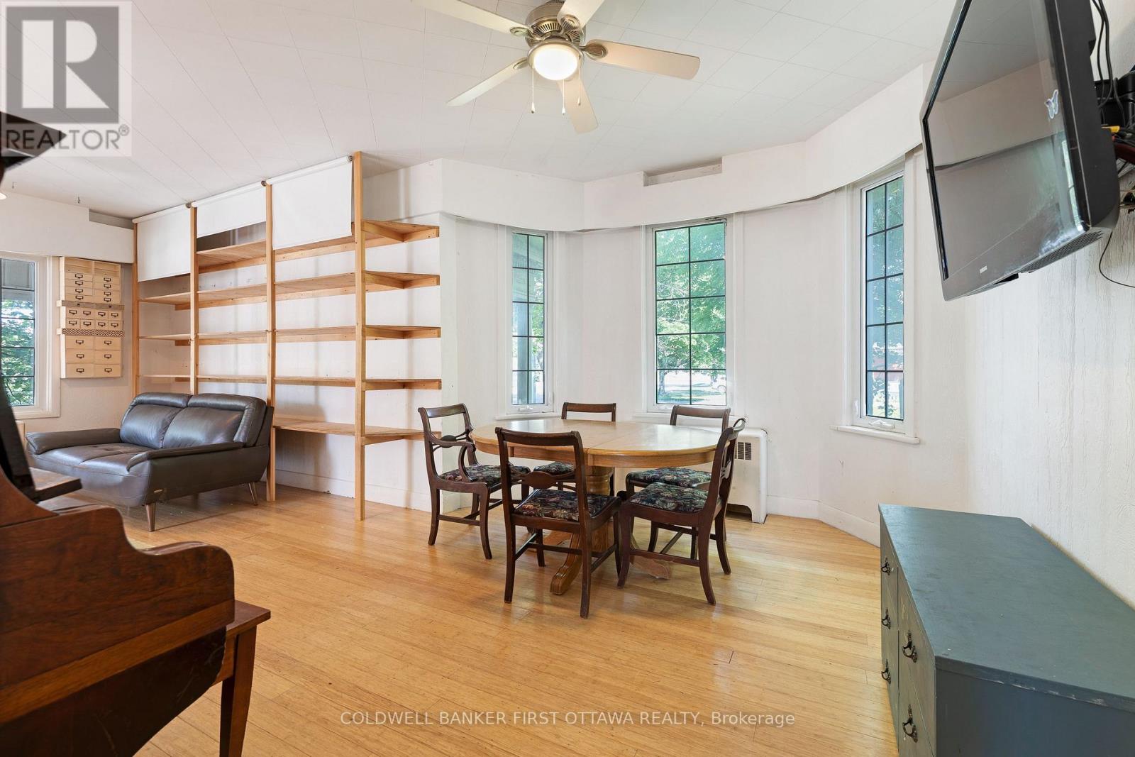 69 Wilson Street W Property Photo 16