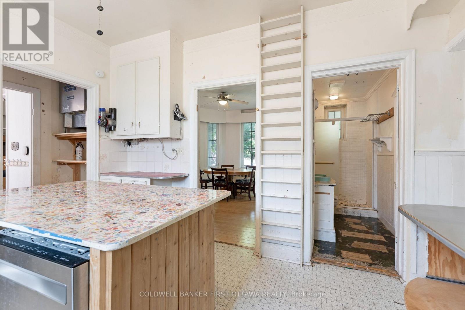 69 Wilson Street W Property Photo 19