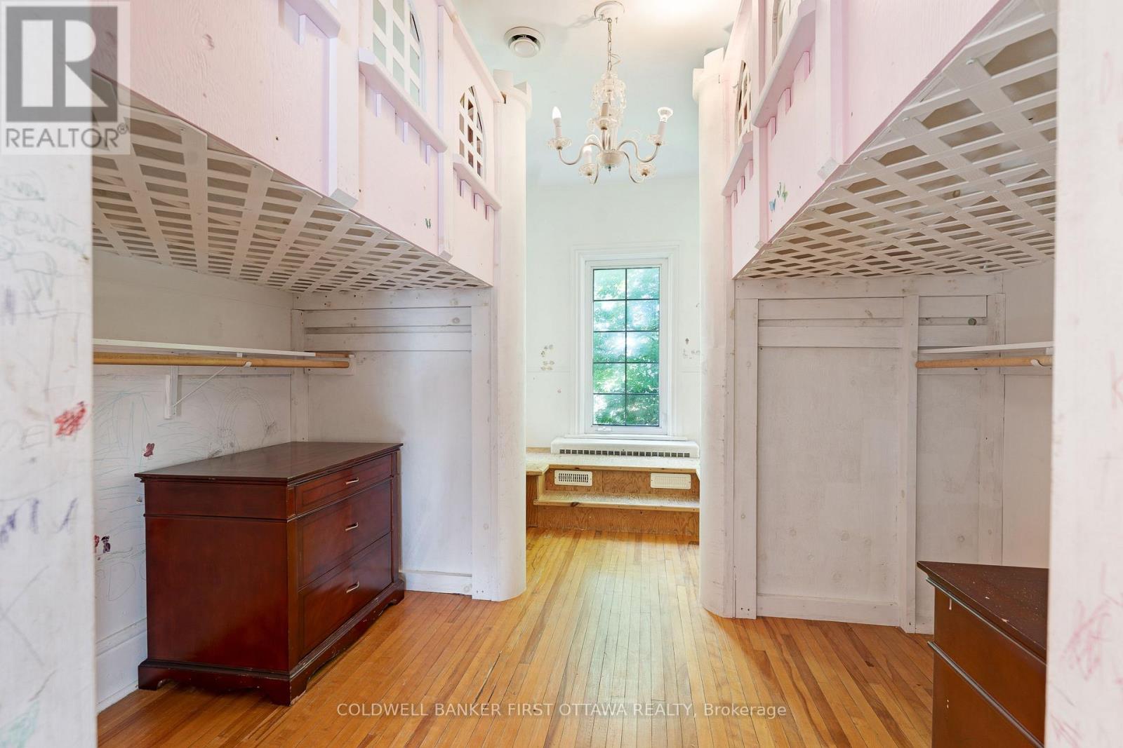 69 Wilson Street W Property Photo 30