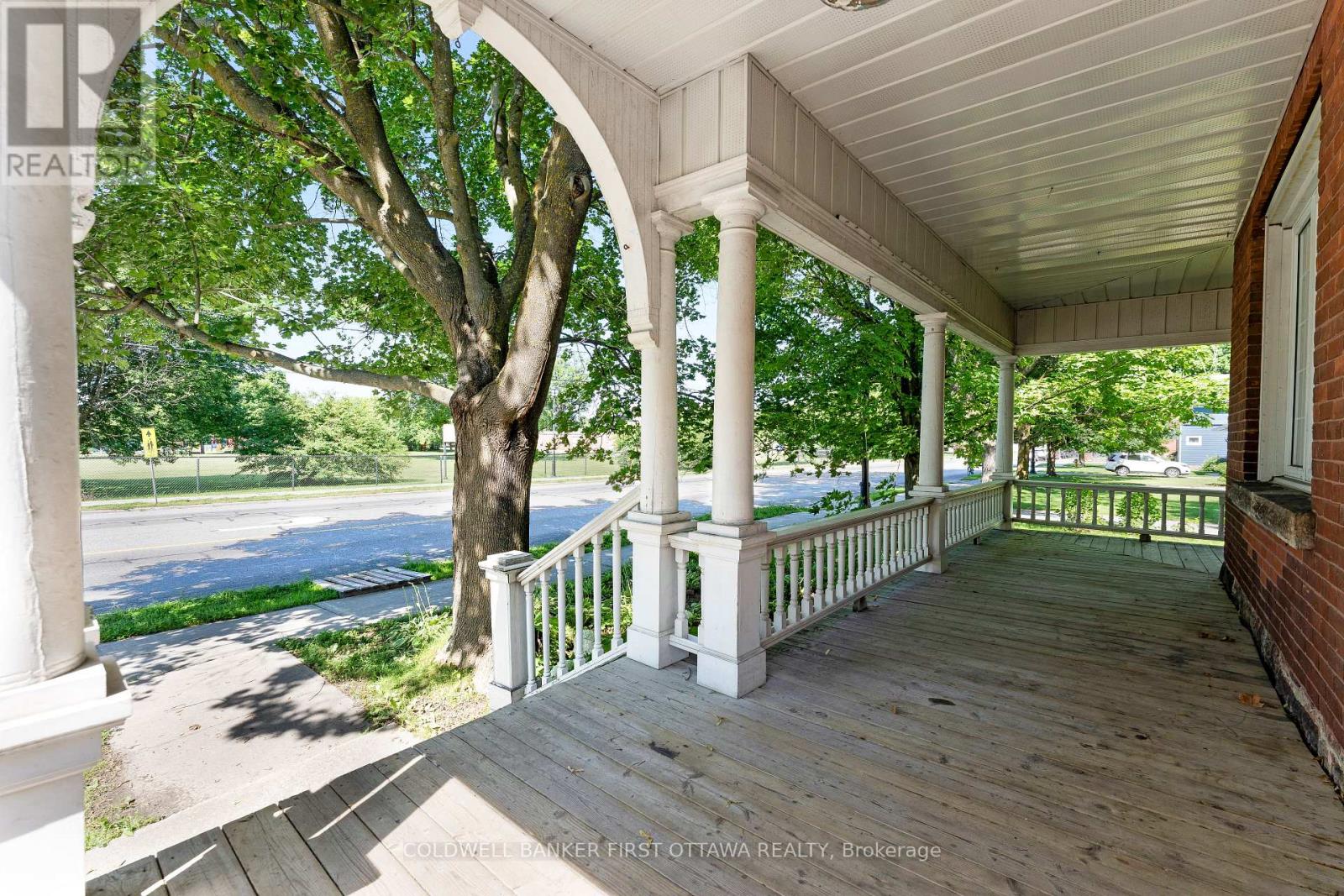 69 Wilson Street W Property Photo 35