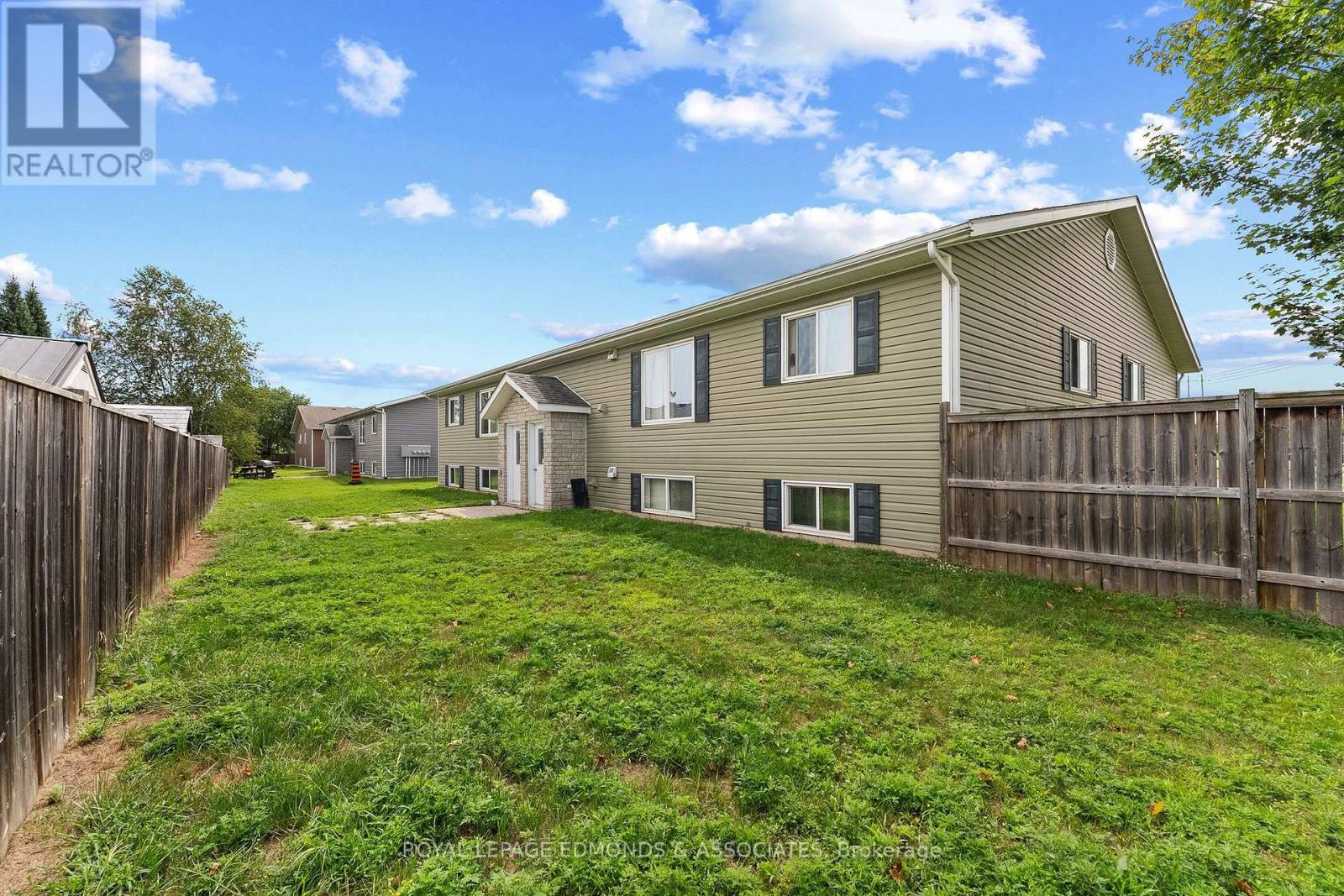 5 Renfrew Street Property Photo 7