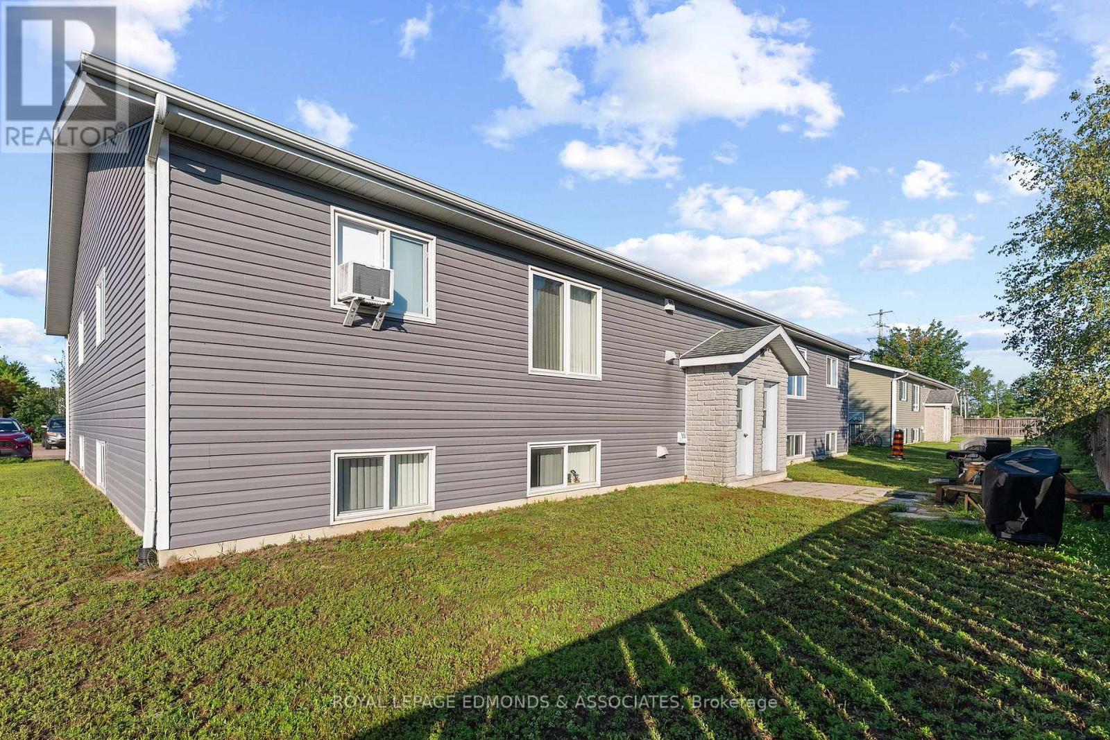 5 Renfrew Street Property Photo 9