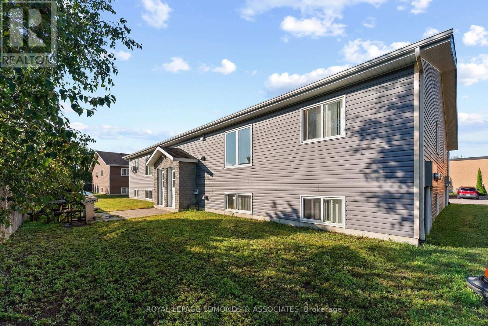 5 Renfrew Street Property Photo 10