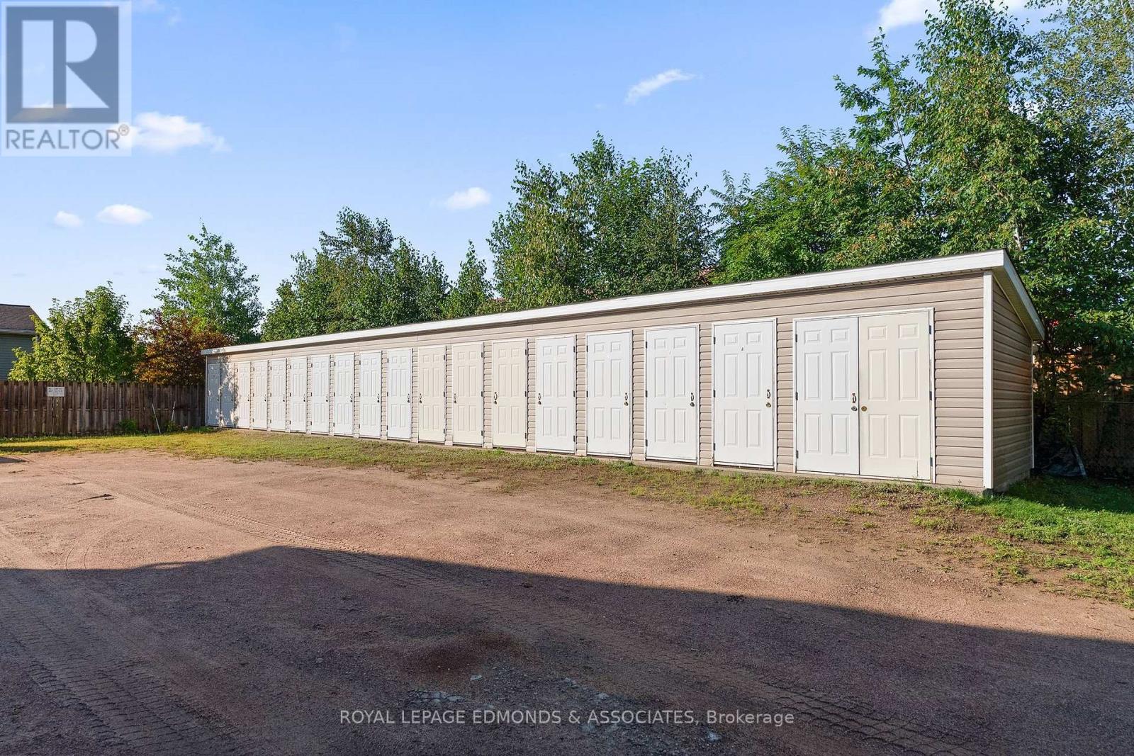 5 Renfrew Street Property Photo 17