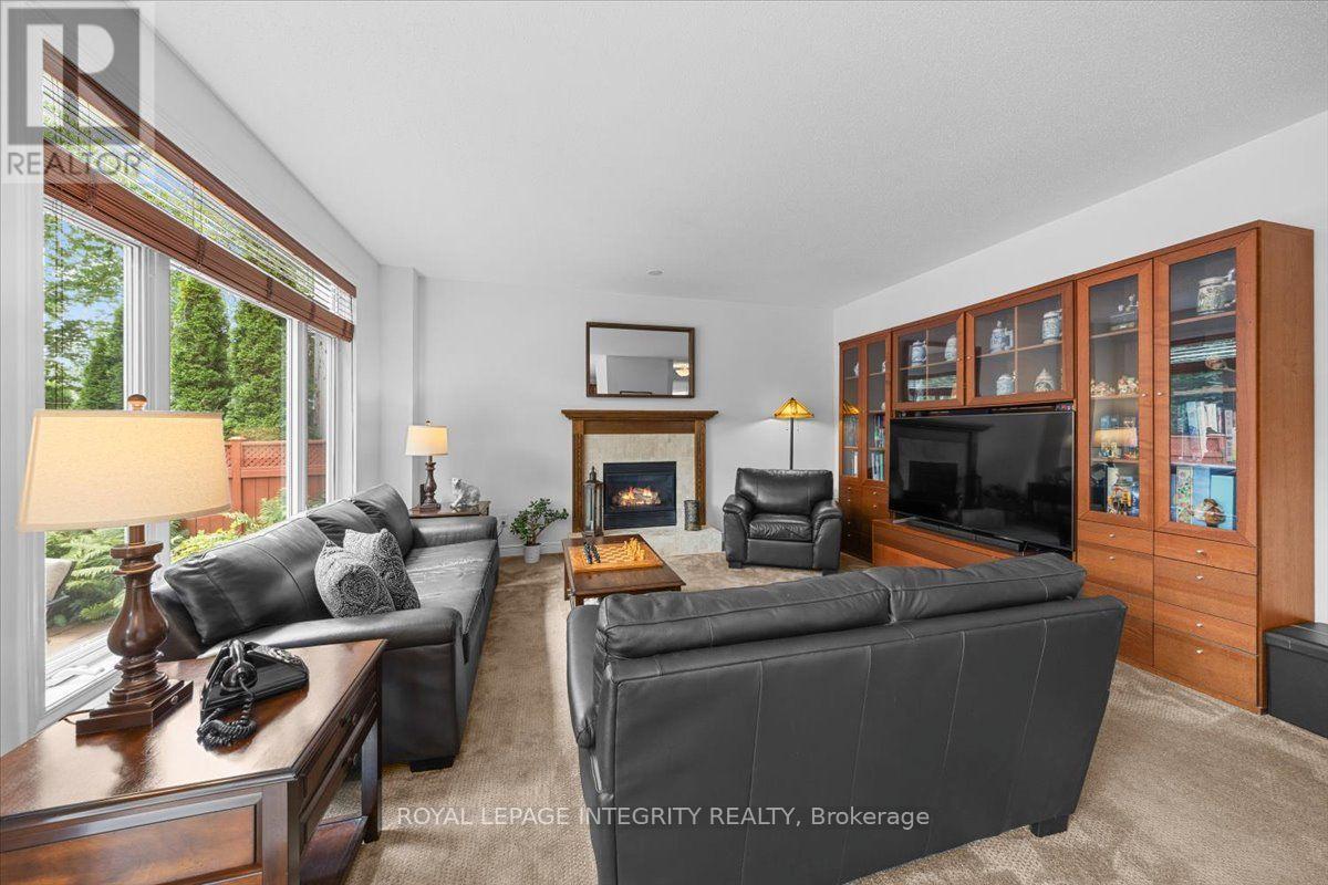 40 Bon Echo Crescent Property Photo 12