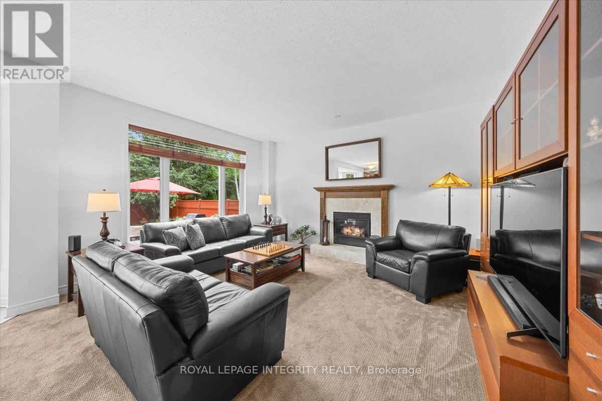 40 Bon Echo Crescent Property Photo 13