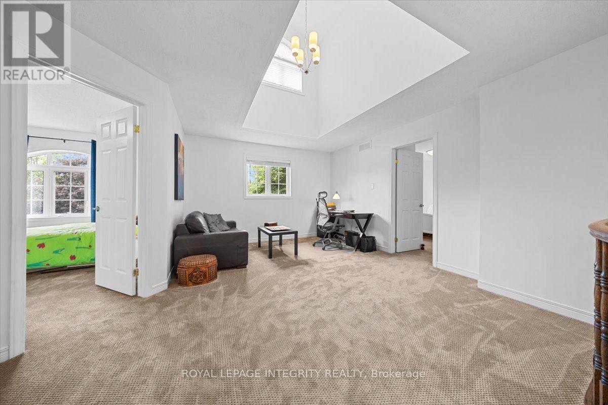 40 Bon Echo Crescent Property Photo 22