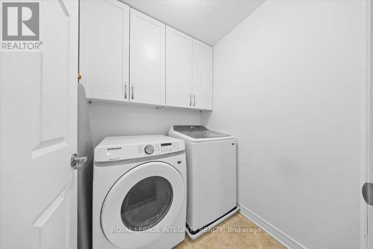 40 Bon Echo Crescent Property Photo 26