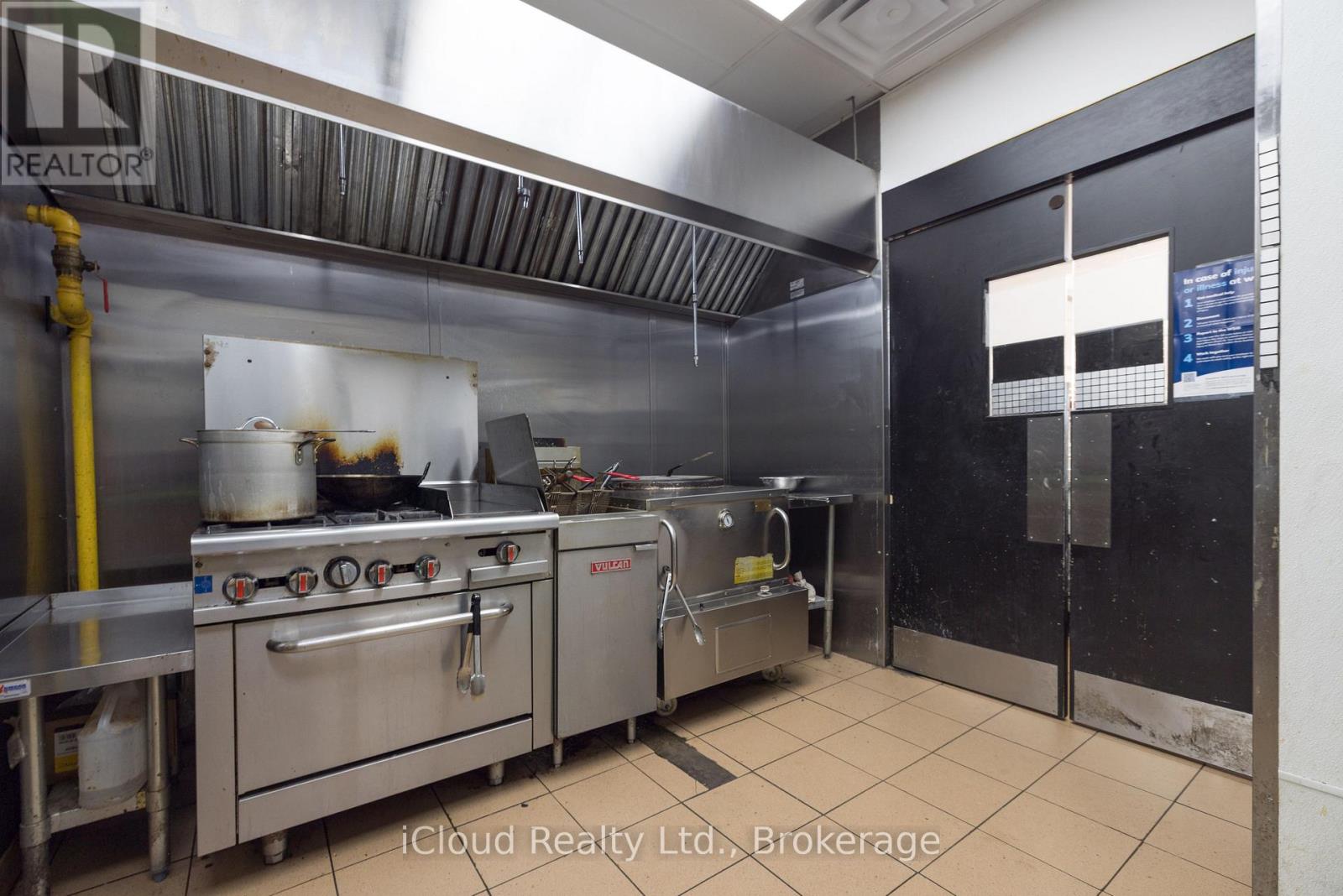 211 - 1105 Wellington Road Property Photo 6